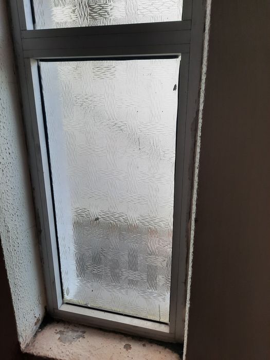 Janela de corredor escadas em alumínio | Aluminium staircase window