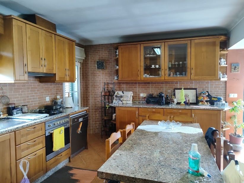 Quinta vinhateira com moradia e adega