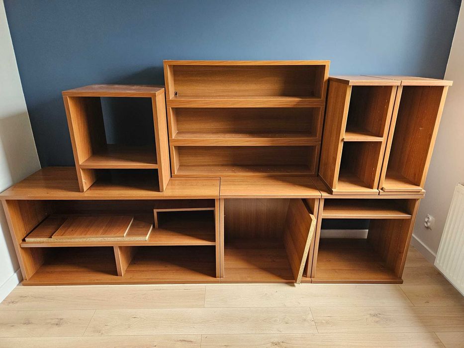 zestaw mebli do salonu (RTV, audio, CD)