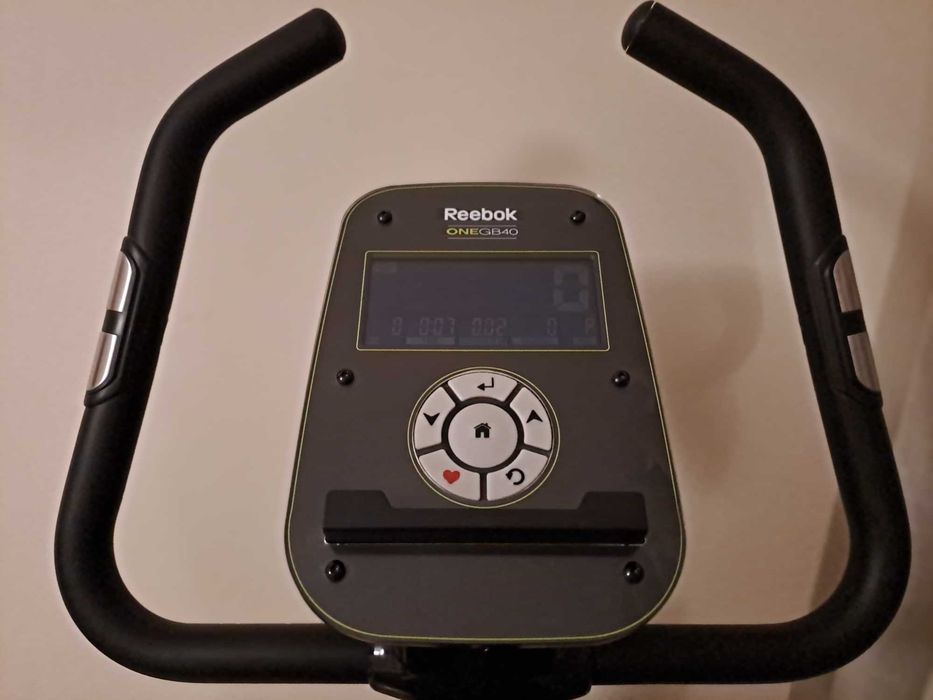 Bicicleta estática REEBOK - ONE GB40 - sem uso