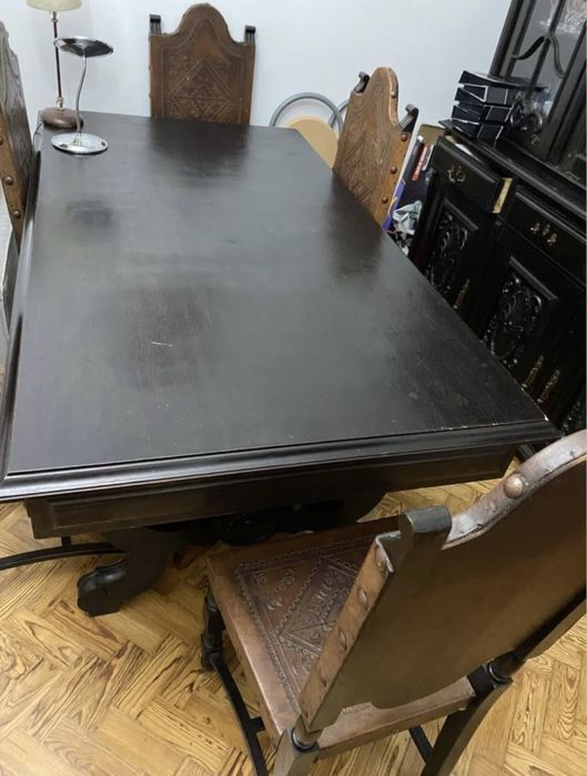 Mesa e 6 cadeiras