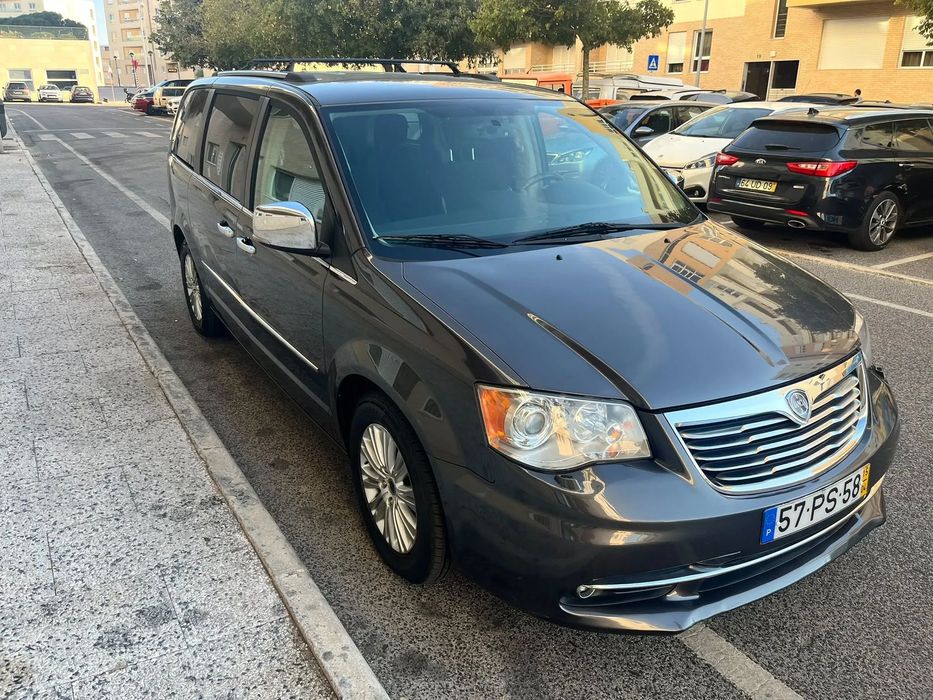Lancia Voyager 2.8 CRD S