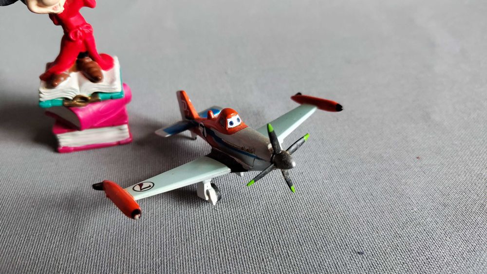 Lote Disney: Mickey Feiticeiro Vintage + Avião Dusty Crophopper (Planes)