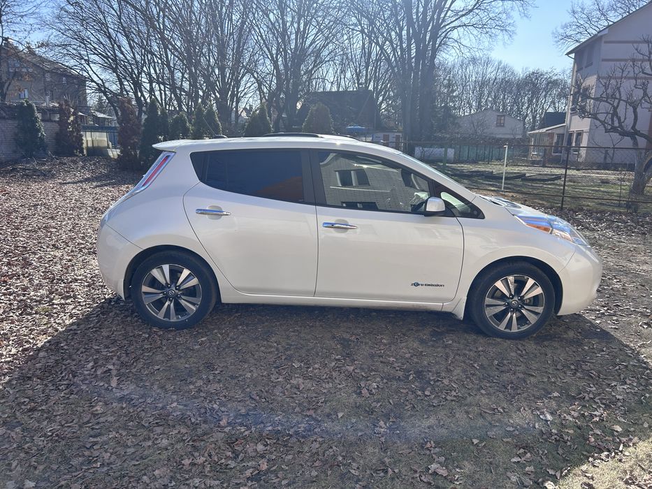 Nissan Leaf 2016 30kw Київ.