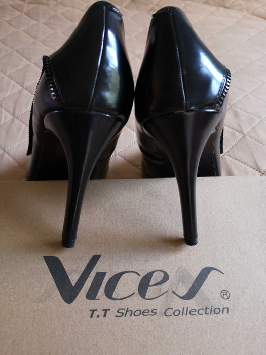 Szpilki czółenka czarne 41 klasyczne Vices