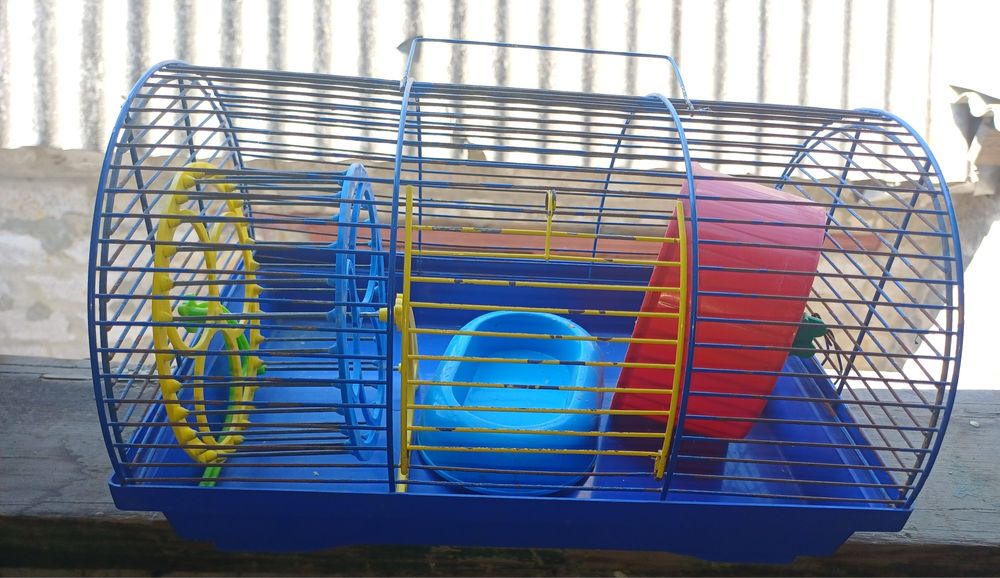 Клітка для гризунів з наповненям