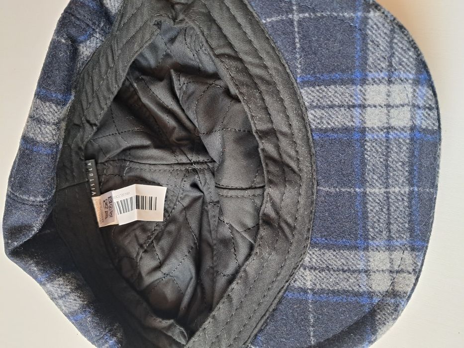 Czapka jesienna w granatową kratę r.M"Vistula "nowa.