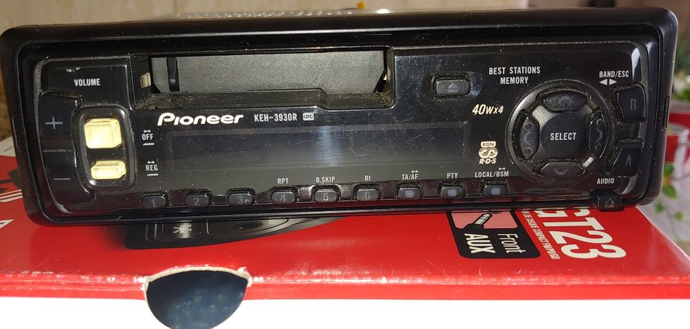 Radiomagnetofon samochodowy Pioneer