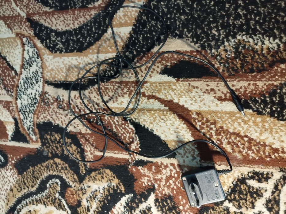 Ładowarka Nokia z grubym bolcem