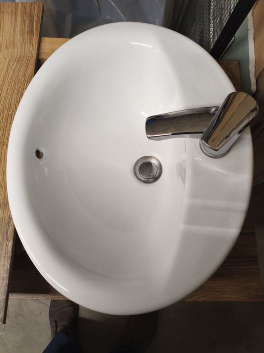 Umywalka wpuszczana Roca