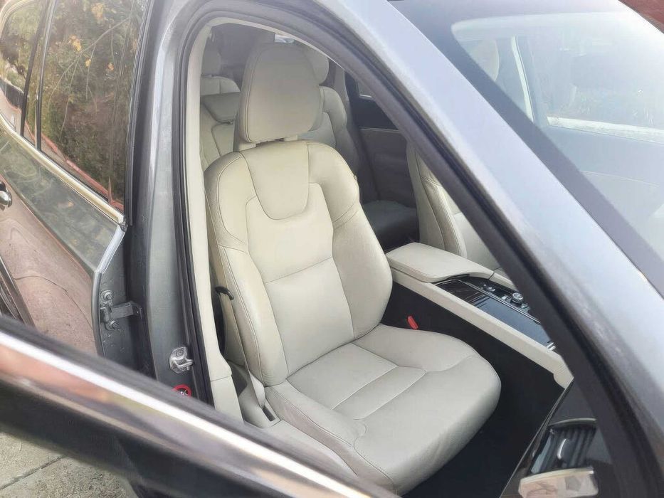 Volvo XC90 T6 Momentum      2017