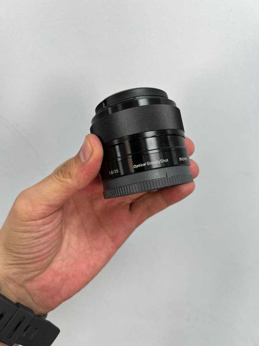 Обʼєктив Sony E 35mm f/1.8 OSS (SEL35F18) для кроп Sony E-mount