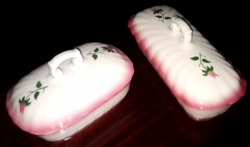 Caixa de escovas e saboneteira Sacavém