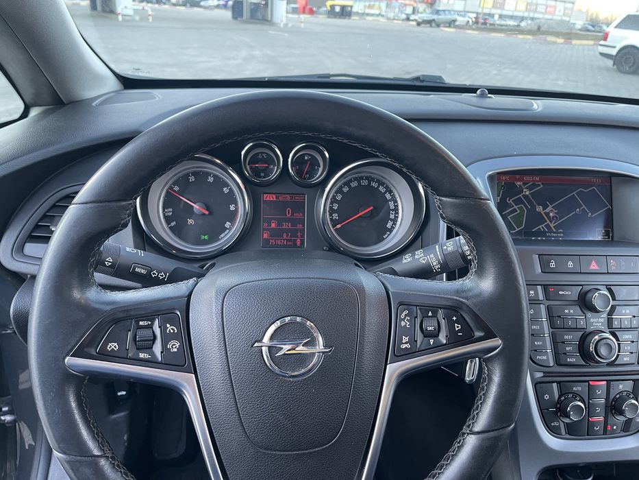 Opel Astra 2015 продам