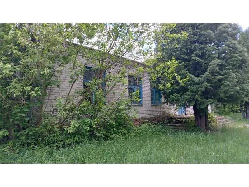 ПРОДАЖ - Нежитлова будівля, площею основи 427,9 кв.м. с. Олбин