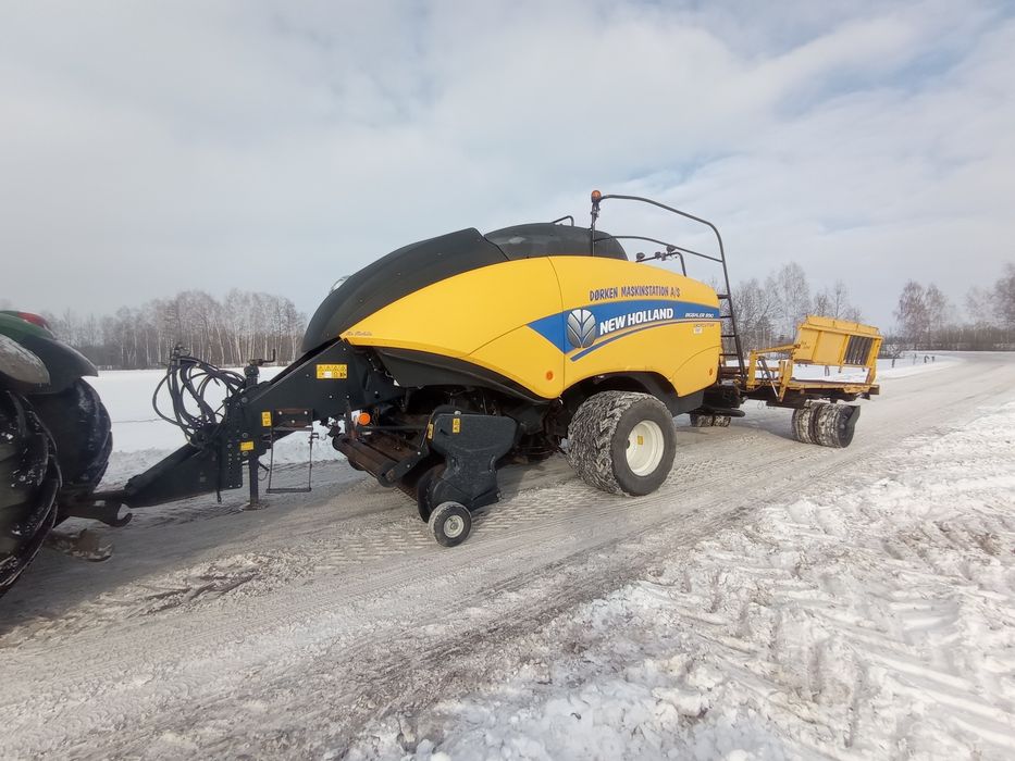 Prasa Kostka New Holland BR890 BigBaler CropCuter