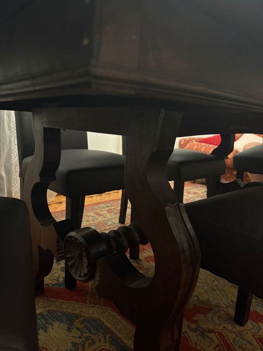 Mesa de sala (em madeira)