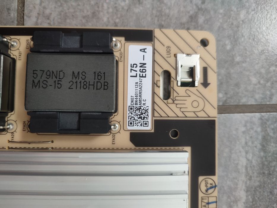 Moduły z tv Samsung UE70AU8072U