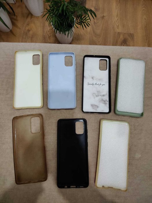 Capas para Samsung A71. Só uma é que não é nova. 2€ cada ou 10€ todas