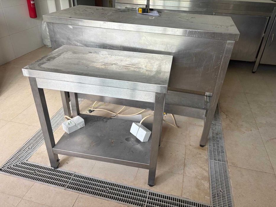 Cozinha de restauração em inox