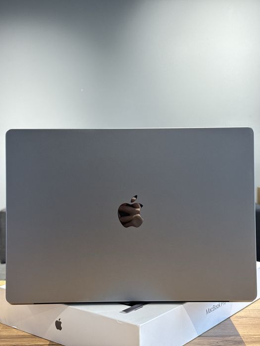 Macbook pro 16 2021 m1 pro 16/512gb 10/16gpu