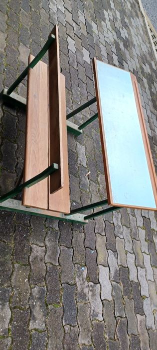 Mesa de escola primária antiga