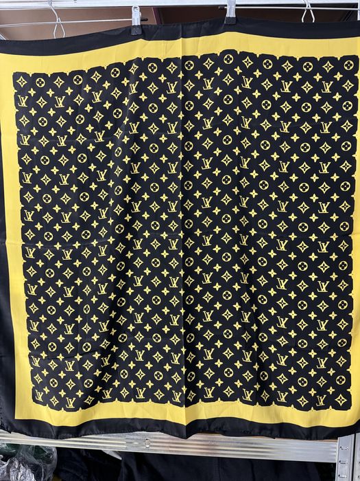 Jedwabna chustka louis vuitton silk scarf monogram