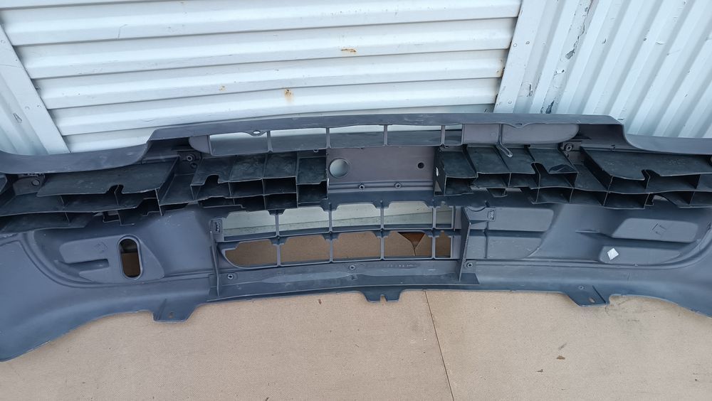 Vendo parachoque de frente Renault Twingo ano 1992/98