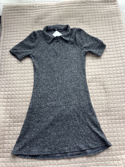 Сукня повсякденна,тепла,сірого кольору.