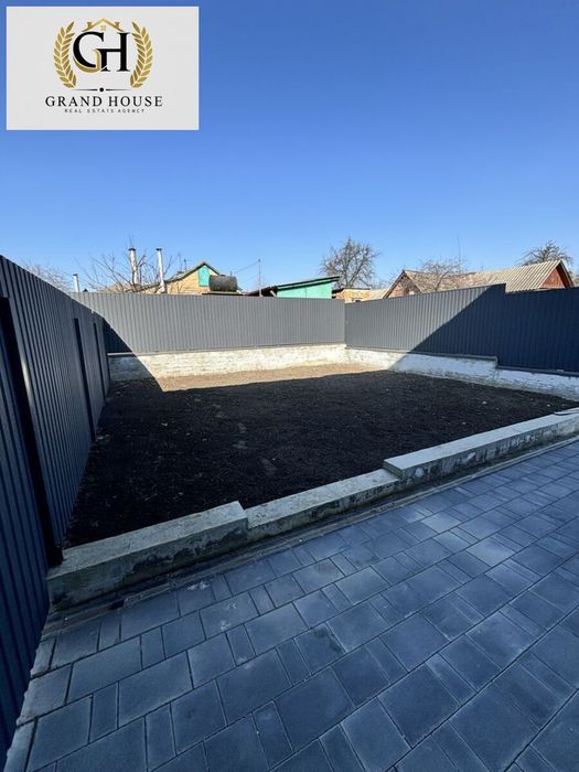 Продам новий, якісний двоповерховий таунхаус район Новомиколаївки.