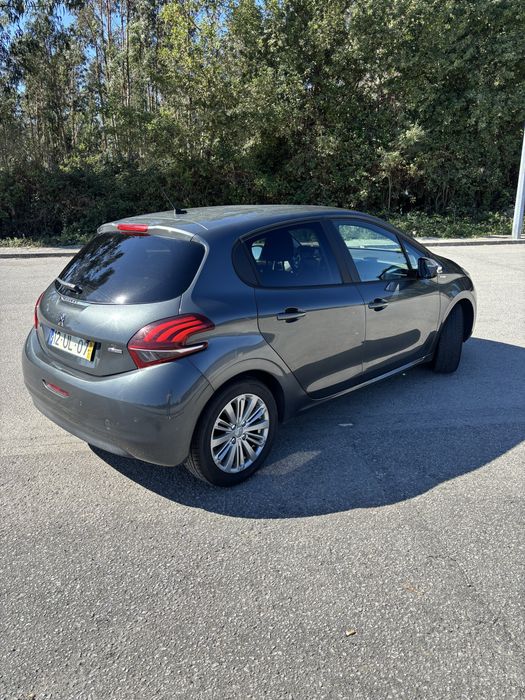 Peugeot 208 PureTech Style