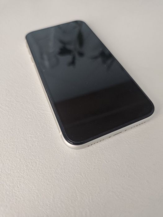 iPhone 11 White 128 GB