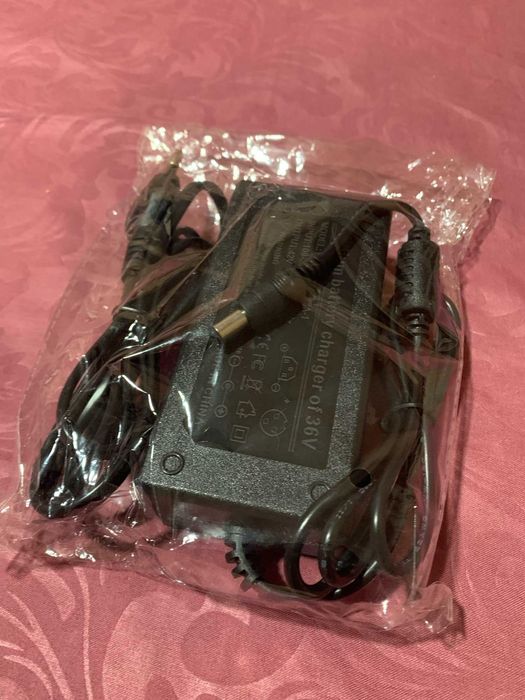 Зарядка электросамоката 42В 2А, блок питания 36В-42В, 1,5А-2А самоката