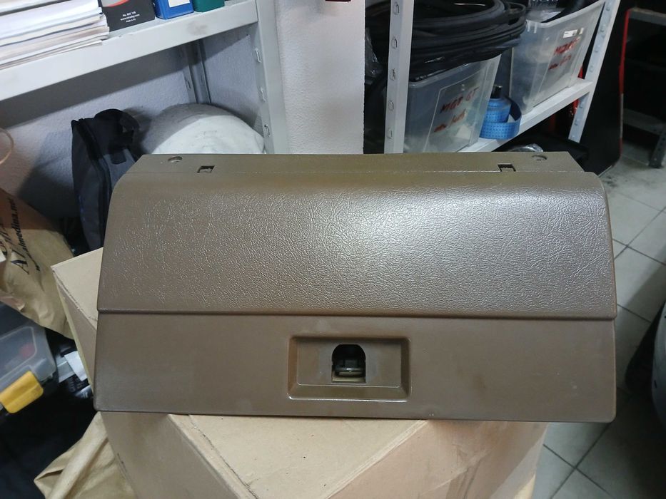 Porta-luvas Opel Corsa A