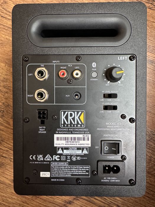 subwoofer studyjny KRK S8.4/ Głośnik studyjny KRK (model K3)
