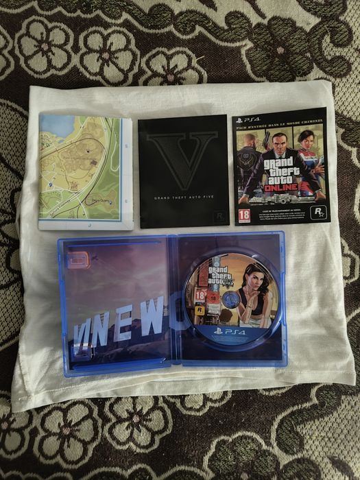 GTA V - PlayStation 4 (Édition Premium)