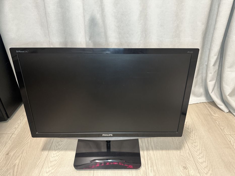 Монитор 23" Philips Brilliance 239C4QHSB