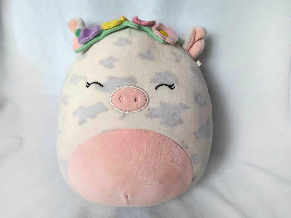 Maskotka Squishmallows pluszowa Świnka Rosie the Pig w wianku 19cm