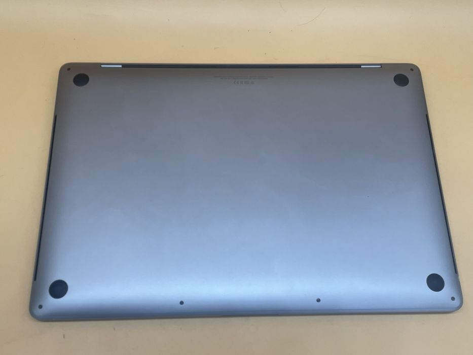 Macbook pro 2019 512ssd 16gb i7 16 дюймів