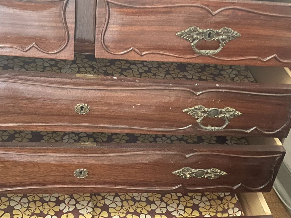 Roupeiro antigo madeira de 3 portas