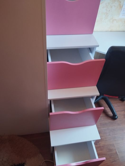 Стінка в дитячу кімнату.Двухяросне дитяче ліжко