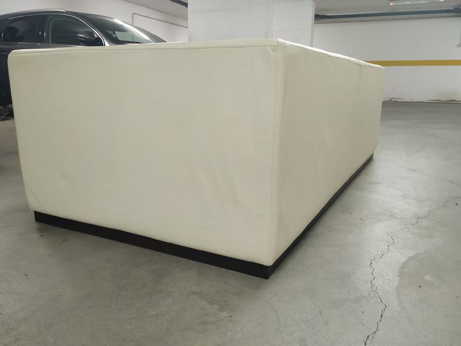 Sofá de sala com puff