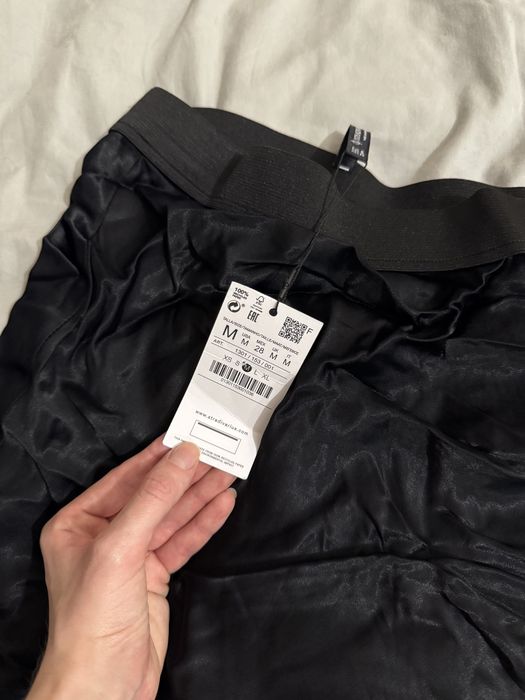 Сатинова спідниця максі Stradivarius