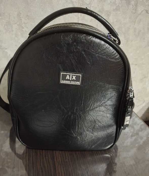 Продам Рюкзак  жіночій