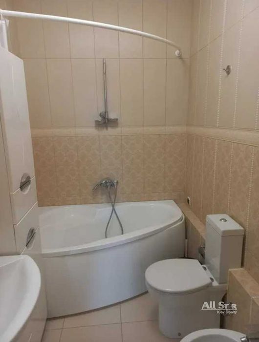 Оренда 5к квартири в Києві, Печерський р-н, Крутий спуск 5 Без комісії