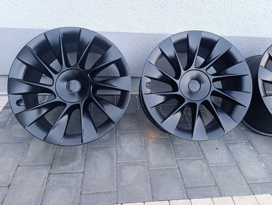 255 40 r20 tesla - Купить шины, диски и колеса для авто - Цена на