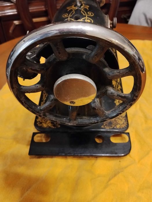 Máquina de costura Singer Sphinx dourada de 1905