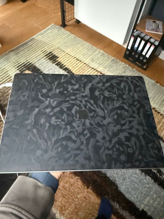 MacBook Pro 16" Gwiezdna Szarość MVVJ2ZE/A