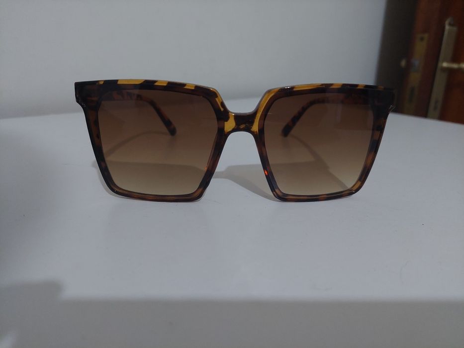 Oculos de sol novos