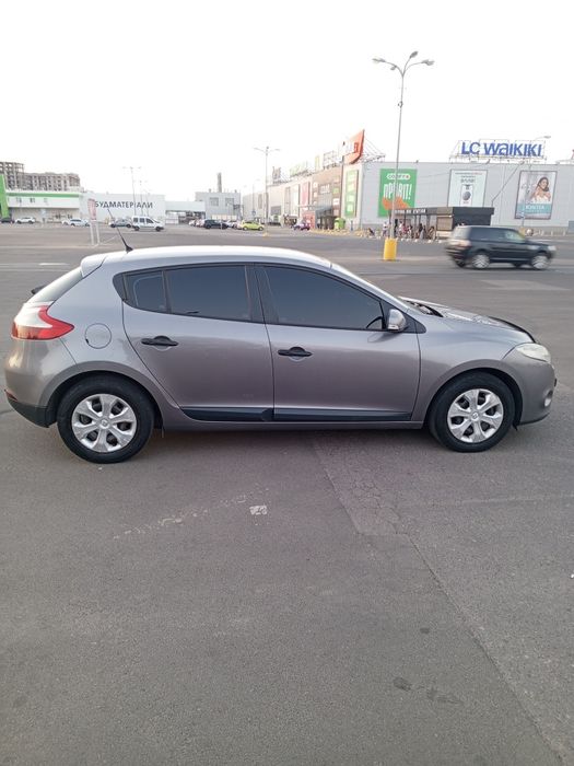 Автомобіль Рено меган